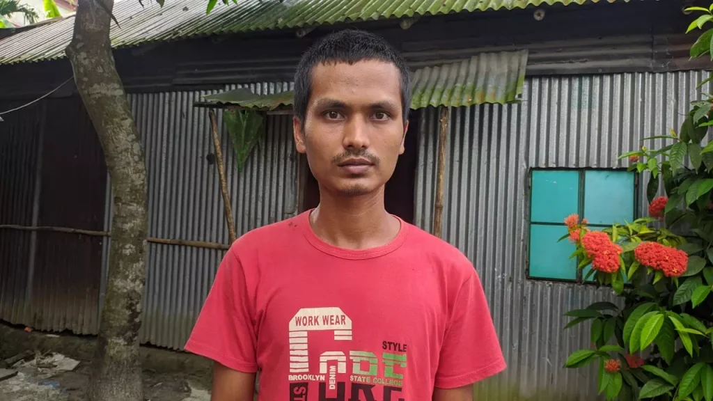 মাথায় ৭ বুলেট নিয়ে কাতরাচ্ছেন কুড়িগ্রামের এনামুল, টাকার অভাবে হচ্ছে না চিকিৎসা